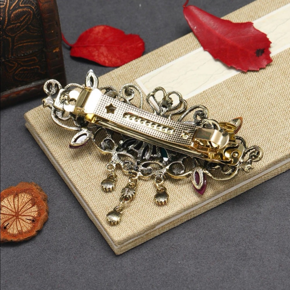 Hair Clip - Picture 5 of 6